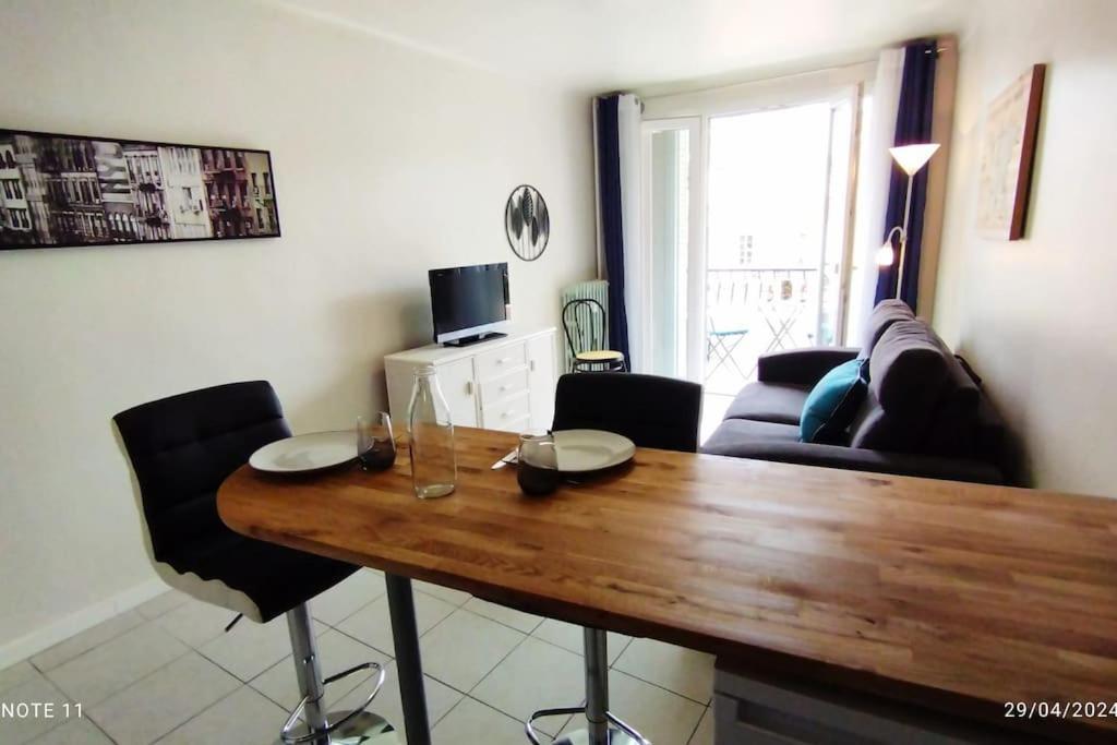 Apartment 20' A Pieds Palais Wifi Cannes