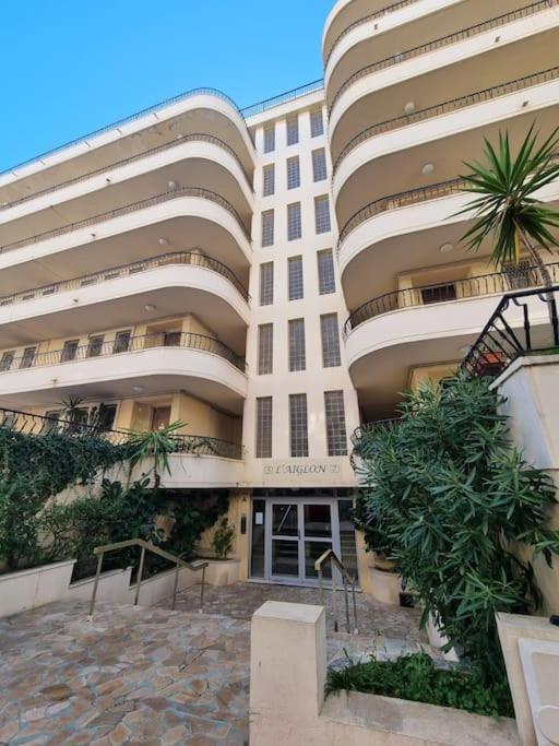 20' A Pieds Palais Wifi Apartment