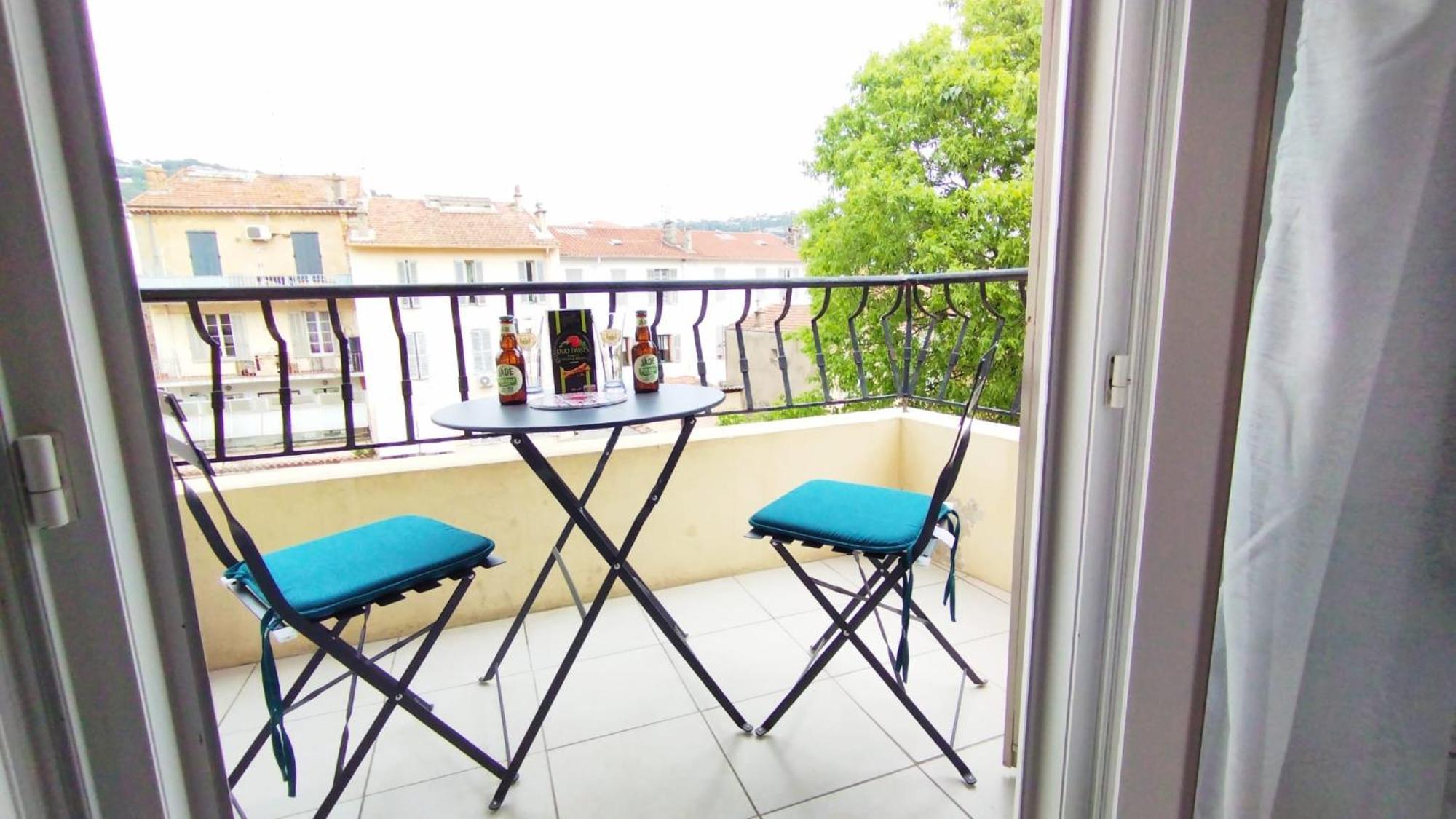 Apartment 20' A Pieds Palais Wifi Cannes